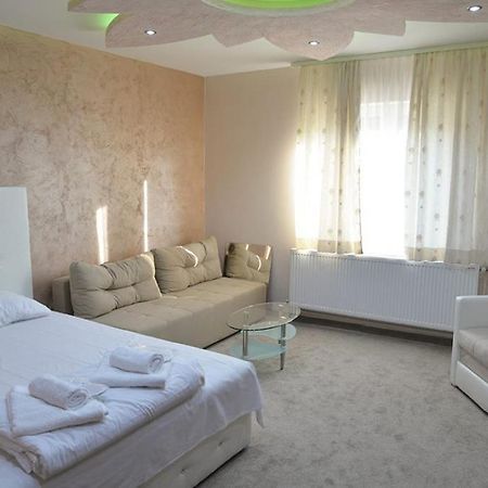 Villa Lunar Lux Kruševac Kültér fotó